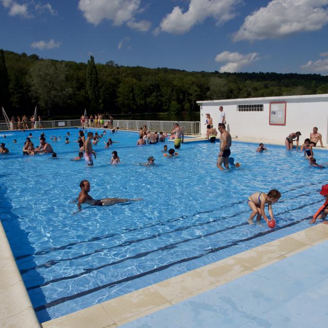 Contrex gratis buitenzwembad ©eric Marguet