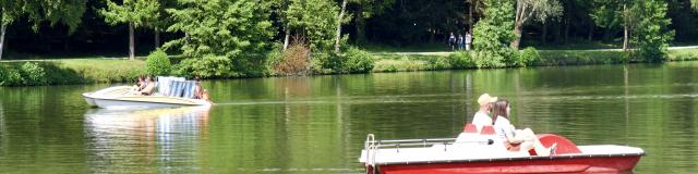 Lacs De La Folie pedal boats ©e.marguet For Contrexéville Tourism