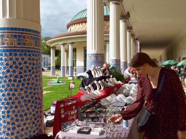Contrexéville market of local products and crafts ©E. Marguet for Contrexéville Tourism